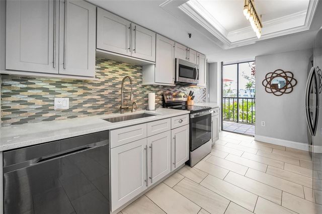 19111 VISTA BAY DRIVE 304, Indian Shores, FL 33785