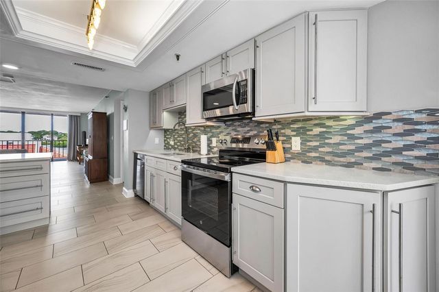 19111 VISTA BAY DRIVE 304, Indian Shores, FL 33785