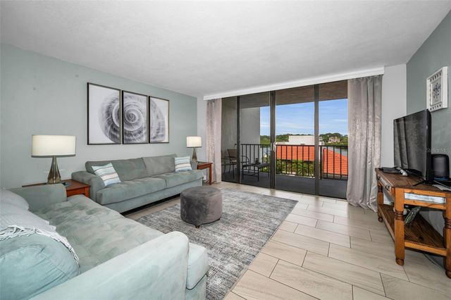 19111 VISTA BAY DRIVE 304, Indian Shores, FL 33785