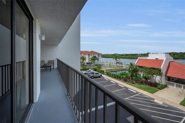 19111 VISTA BAY DRIVE 304, Indian Shores, FL 33785