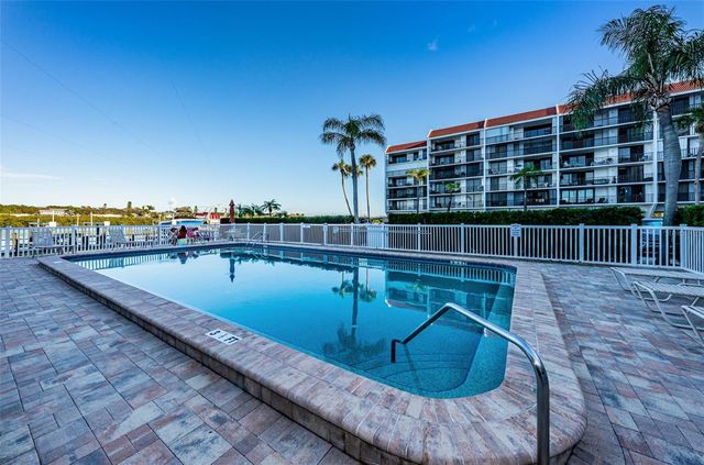 19111 VISTA BAY DRIVE 304, Indian Shores, FL 33785