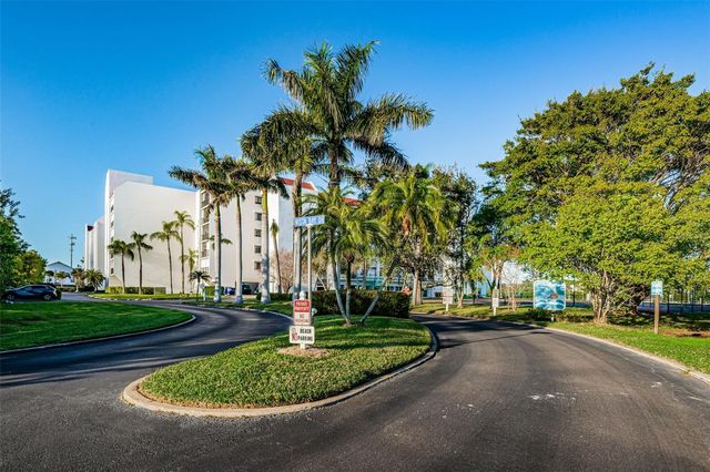 19111 VISTA BAY DRIVE 304, Indian Shores, FL 33785