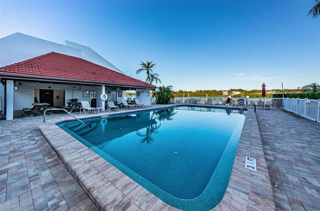 19111 VISTA BAY DRIVE 304, Indian Shores, FL 33785