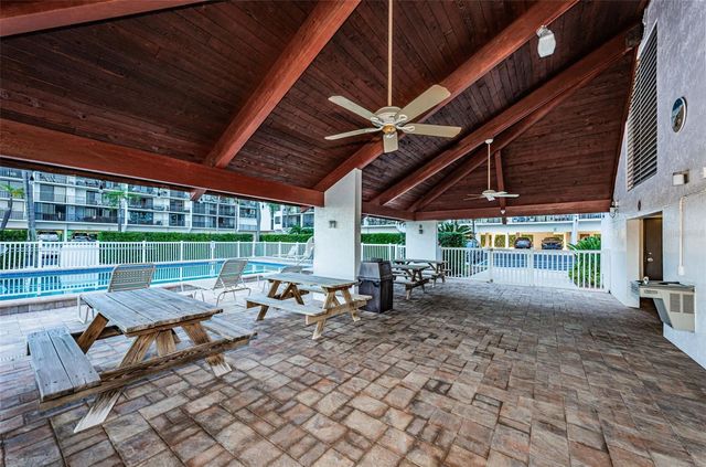19111 VISTA BAY DRIVE 304, Indian Shores, FL 33785
