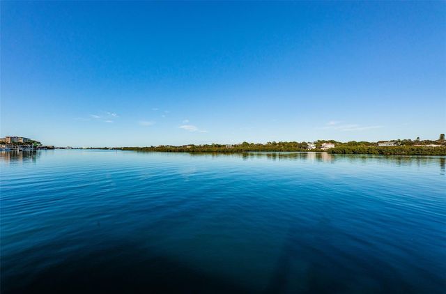19111 VISTA BAY DRIVE 304, Indian Shores, FL 33785