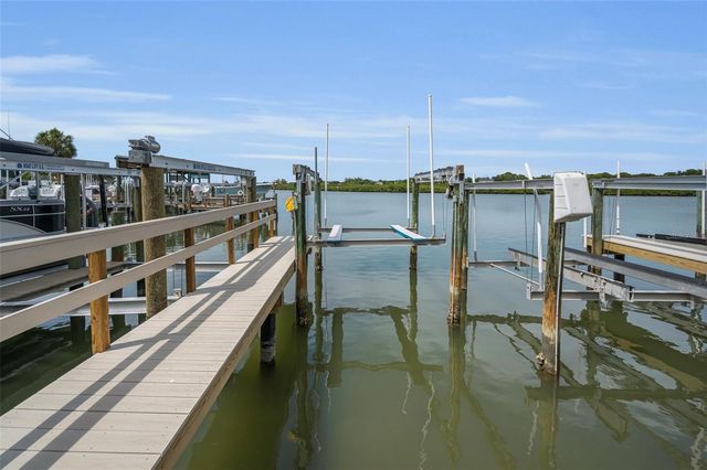 19111 VISTA BAY DRIVE 304, Indian Shores, FL 33785