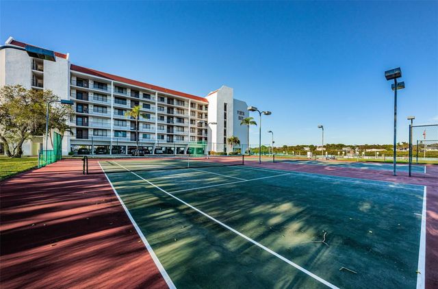 19111 VISTA BAY DRIVE 304, Indian Shores, FL 33785