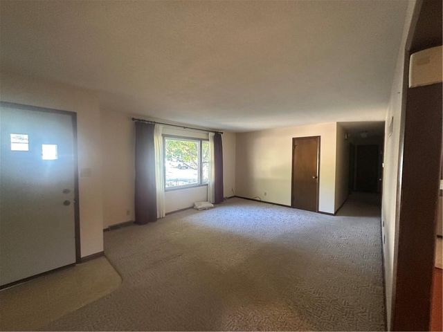 920 W Cooper Street, Maryville, MO 64468