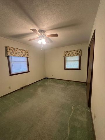 920 W Cooper Street, Maryville, MO 64468