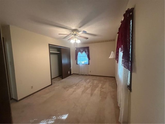 920 W Cooper Street, Maryville, MO 64468