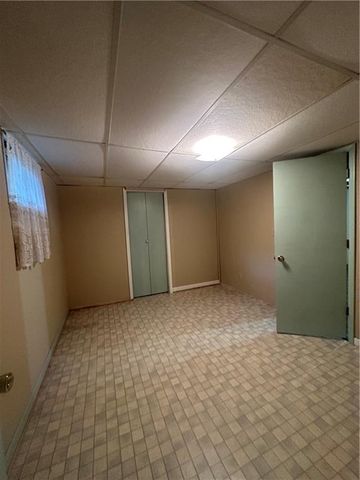 920 W Cooper Street, Maryville, MO 64468