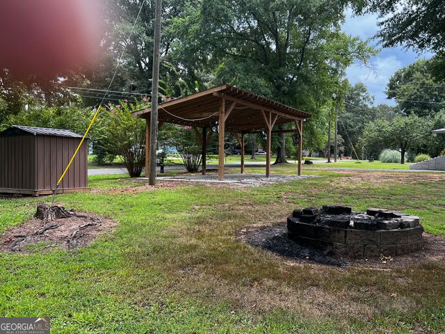 208 Kentucky Drive NE, Calhoun, GA 30701