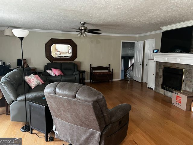 208 Kentucky Drive NE, Calhoun, GA 30701