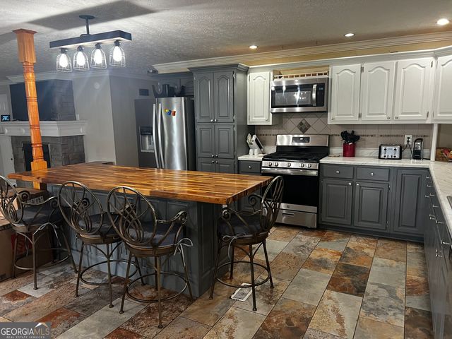 208 Kentucky Drive NE, Calhoun, GA 30701