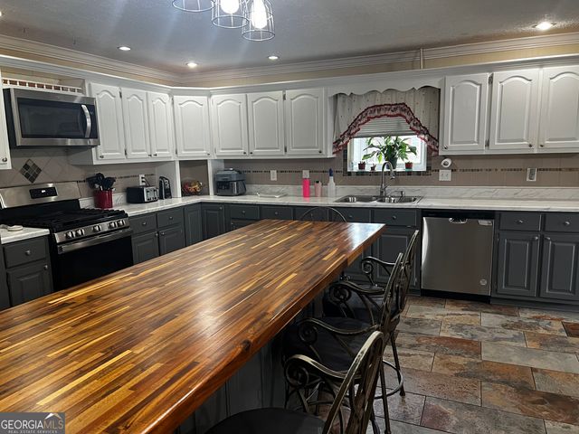208 Kentucky Drive NE, Calhoun, GA 30701