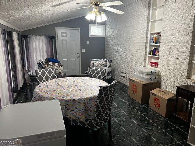 208 Kentucky Drive NE, Calhoun, GA 30701