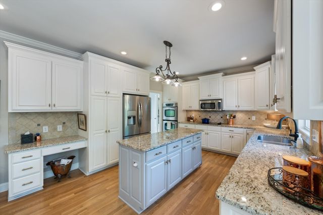 108 Fontana Ct, Murfreesboro, TN 37128