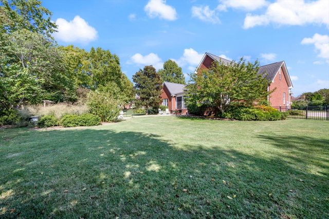 108 Fontana Ct, Murfreesboro, TN 37128