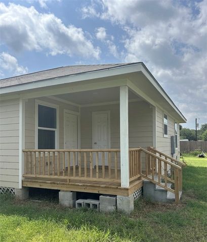 15 Lenora Drive, Hearne, TX 77859
