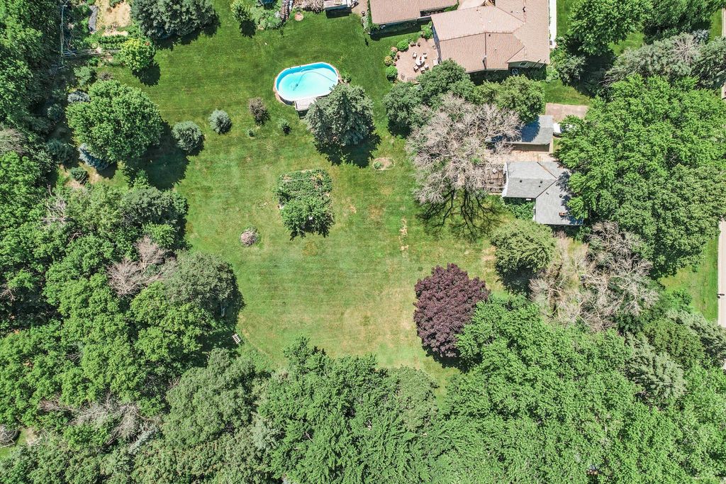 4120 Victoria Street N, Shoreview, MN 55126