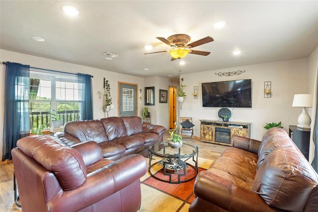 10895 E Priaire Grove Road, Guthrie, OK 73044