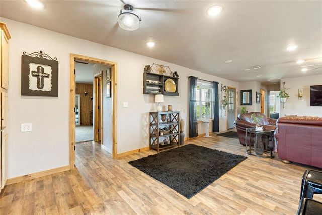 10895 E Priaire Grove Road, Guthrie, OK 73044