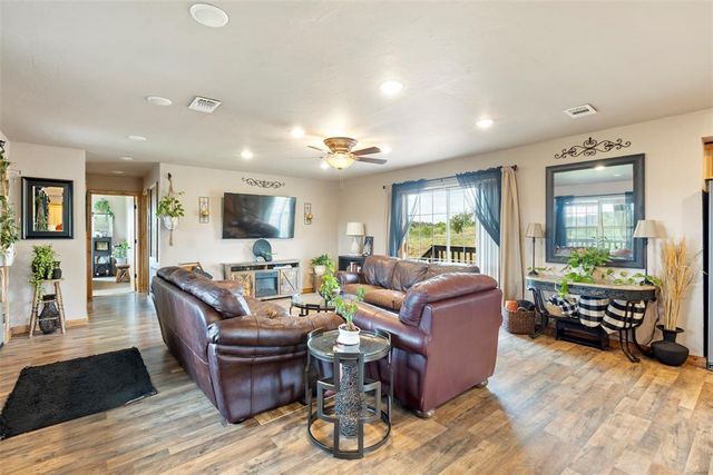 10895 E Priaire Grove Road, Guthrie, OK 73044