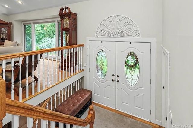 7 Beatrice Lane, Old Bethpage, NY 11804