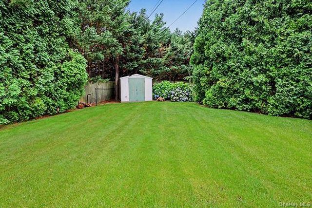 7 Beatrice Lane, Old Bethpage, NY 11804