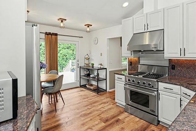 7 Beatrice Lane, Old Bethpage, NY 11804