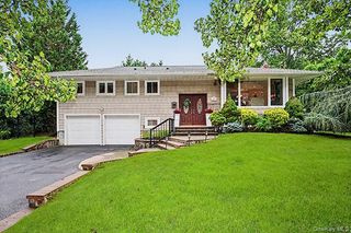 7 Beatrice Lane, Old Bethpage, NY 11804