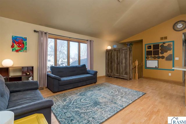 220 Cole Court, Mankato, MN 56001