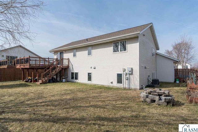 220 Cole Court, Mankato, MN 56001