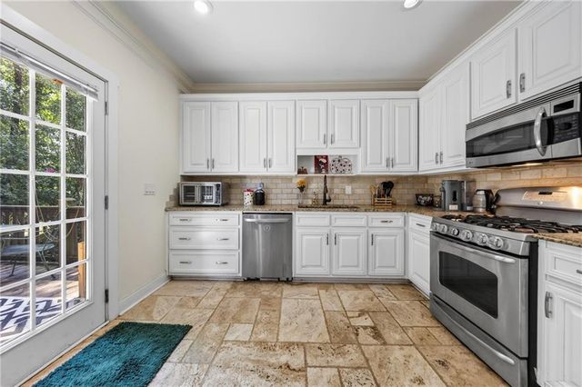 2872 Summit Crest Lane, Snellville, GA 30078