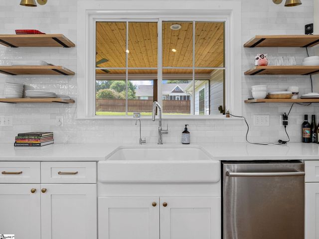 6 Beech Creek Court, Greer, SC 29651