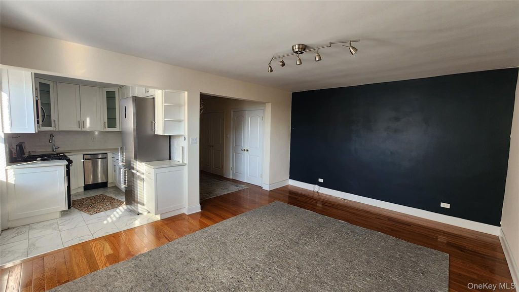 105-37 64 Avenue 6E, Forest Hills, NY 11375 — photo 4