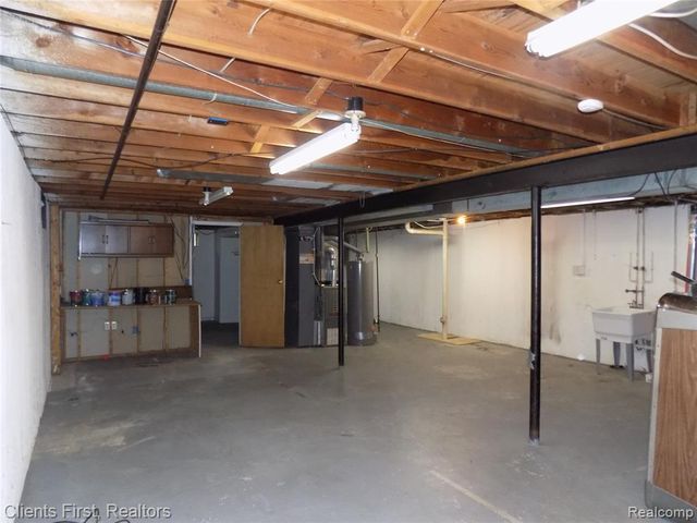 2024 Imperial Highway, Westland, MI 48185