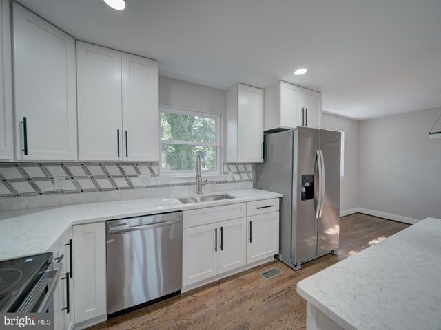 5615 OLD BRANCH AVE, Temple Hills, MD 20748