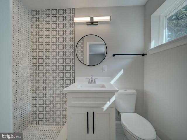 5615 OLD BRANCH AVE, Temple Hills, MD 20748