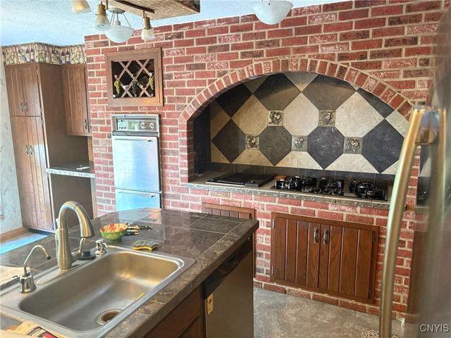 256 East Walnut Street, Oneida, NY 13421