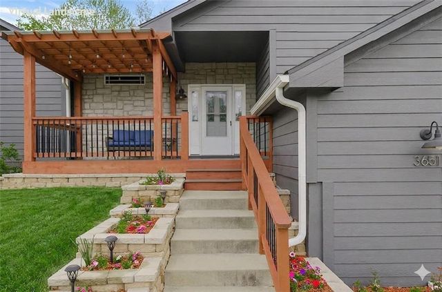 3651 Tonganoxie Road, Leavenworth, KS 66048