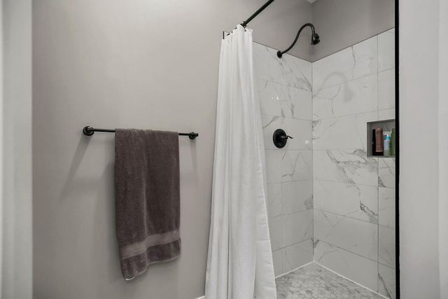 3651 Tonganoxie Road, Leavenworth, KS 66048