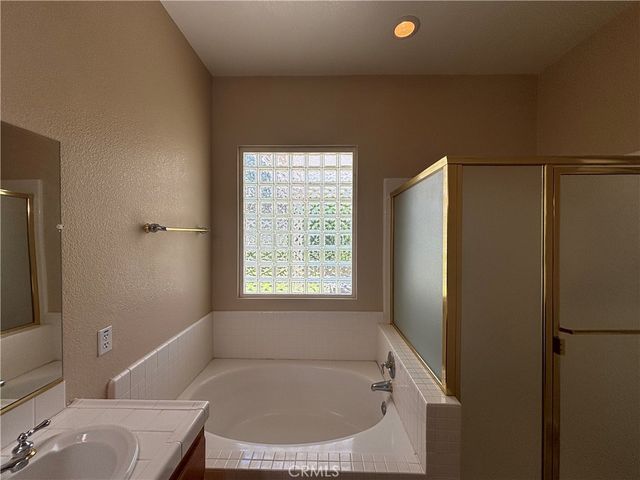 4913 Singing Hills, Banning, CA 92220