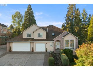 2925 Se CLEVELAND Dr, Gresham, OR 97080
