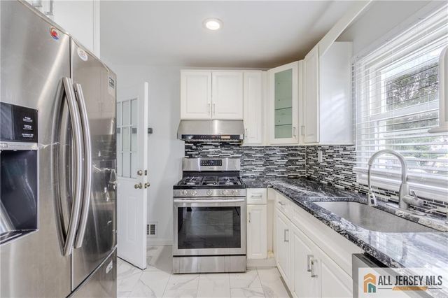 9 Haven Terrace, Parlin, NJ 08859