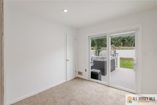 9 Haven Terrace, Parlin, NJ 08859
