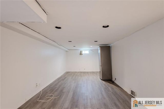 9 Haven Terrace, Parlin, NJ 08859