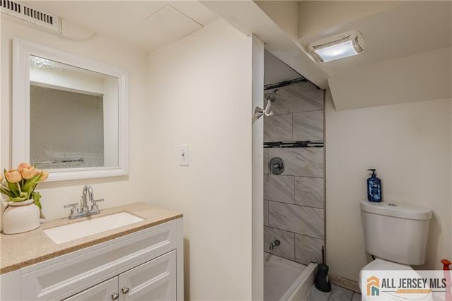 9 Haven Terrace, Parlin, NJ 08859