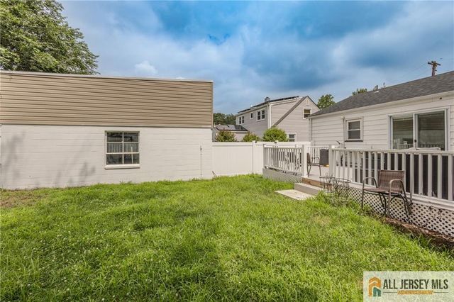 9 Haven Terrace, Parlin, NJ 08859
