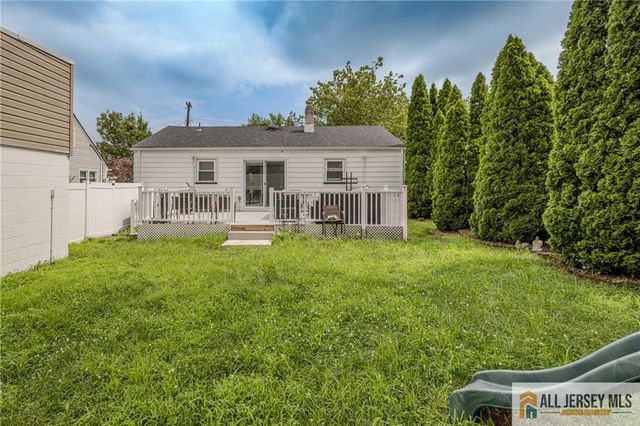 9 Haven Terrace, Parlin, NJ 08859